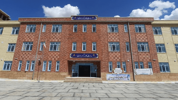 کاشان نیازمند به ۶۰ مدرسه جدید