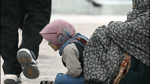 دستگیری زن متکدی میلیاردر در کاشان